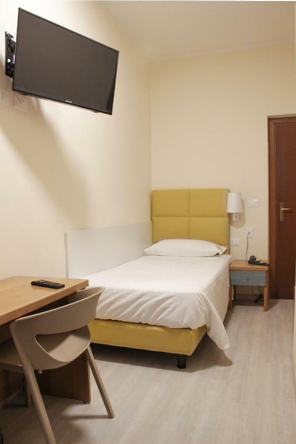 โฮเต็ล วิลลา อัซซูร์รา-ใหม่ Hotel โบโลญญา ภายนอก รูปภาพ